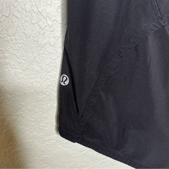 Lululemon Run Times Short 4-Way Stretch 4” Inseam Women's Size 6 Black with Hole - Picture 4 of 8
